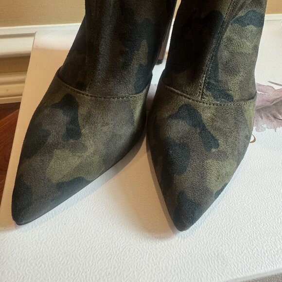 Jessica Simpson Suede Camo Point Toe Heeled Boots 7 NEW in box - Picture 2 of 5